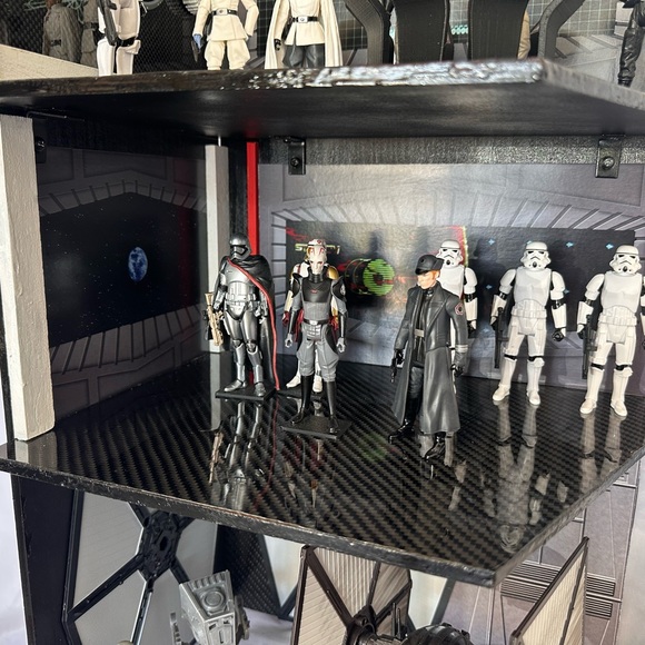 Star Wars Themed Action Figure Display Shelf - Picture 15 of 16